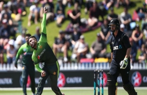 Pakistan Face Unbeaten New Zealand in Must-Win Clash 